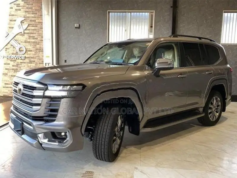 Toyota Land Cruiser LC 300 - ZX 2026