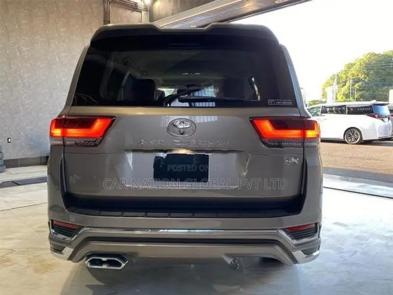 Toyota Land Cruiser LC 300 - ZX 2026