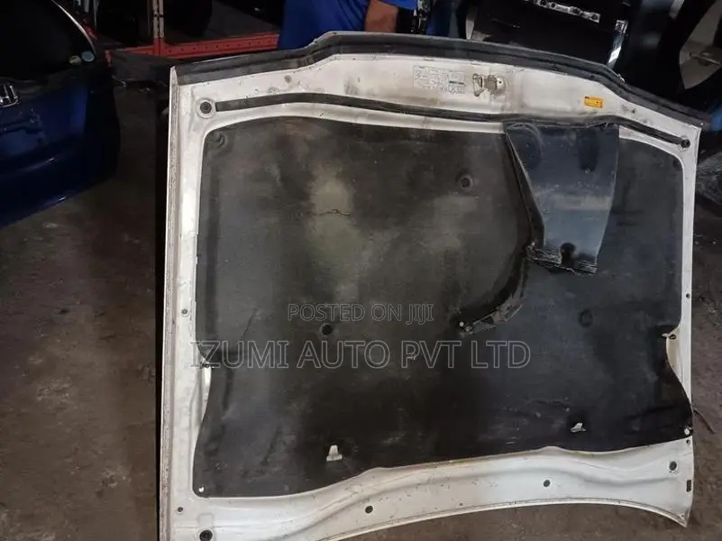 Toyota Crown 151 Bonnet