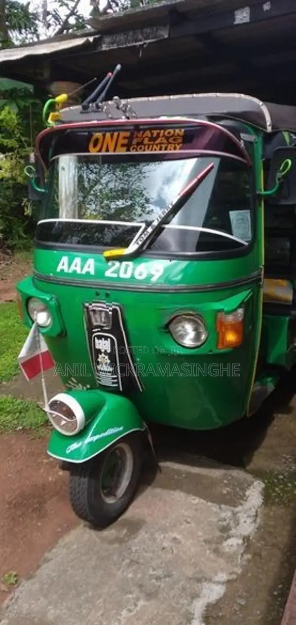 Bajaj RE AAA 2012
