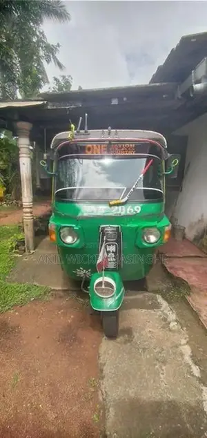 Bajaj RE AAA 2012