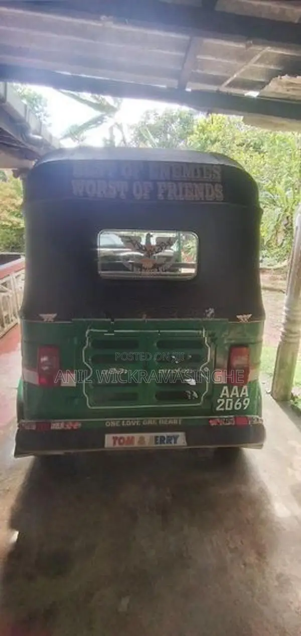 Bajaj RE AAA 2012