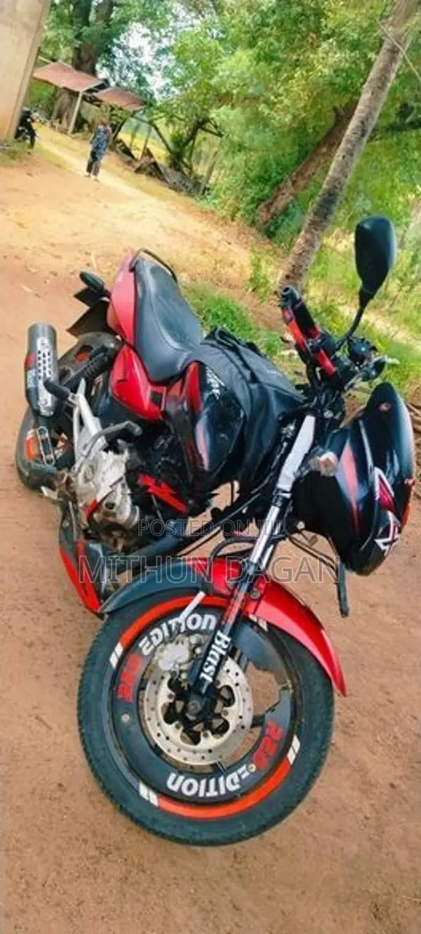 Bajaj Pulsar 150 2015