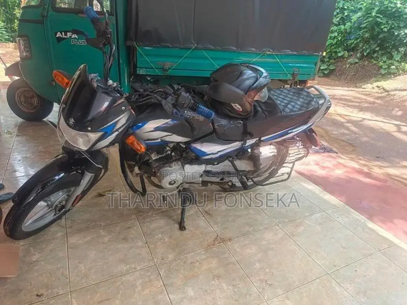 Bajaj CT100 2023