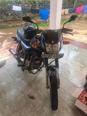 Bajaj CT100 2023