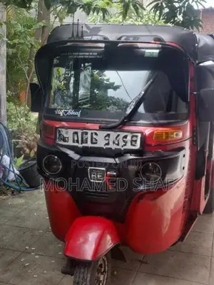 Bajaj RE 2018