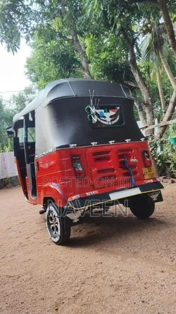 Bajaj RE 2006