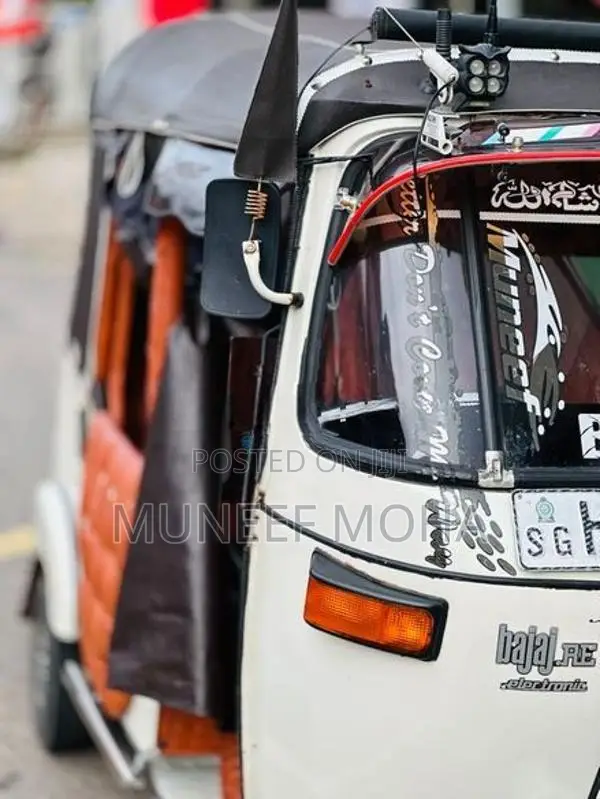 Bajaj RE 2003