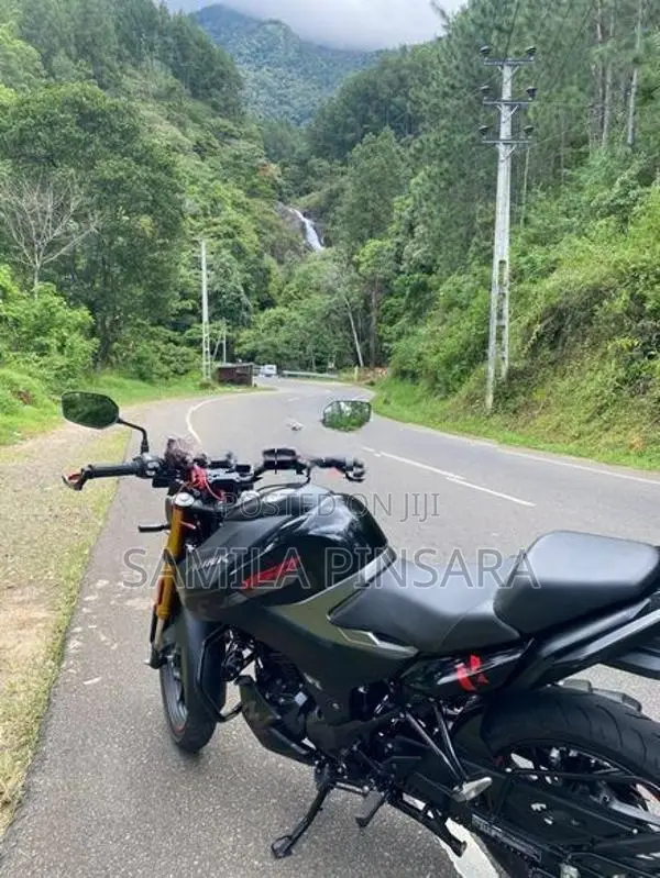 Hero Hunk 160R 2026