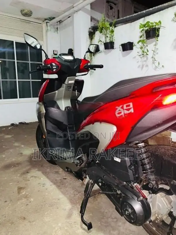 Hero XOOM 125R 2025