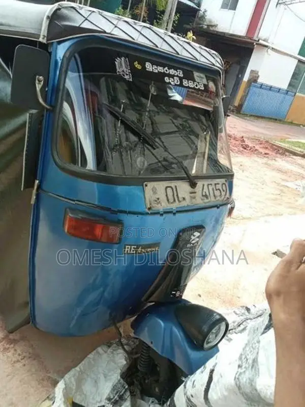 Bajaj RE 2010