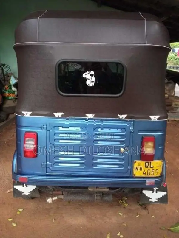 Bajaj RE 2010