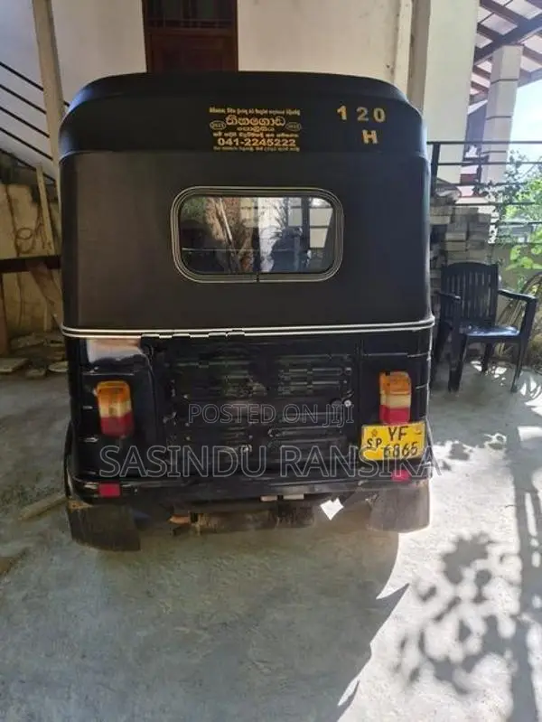Bajaj RE 2011