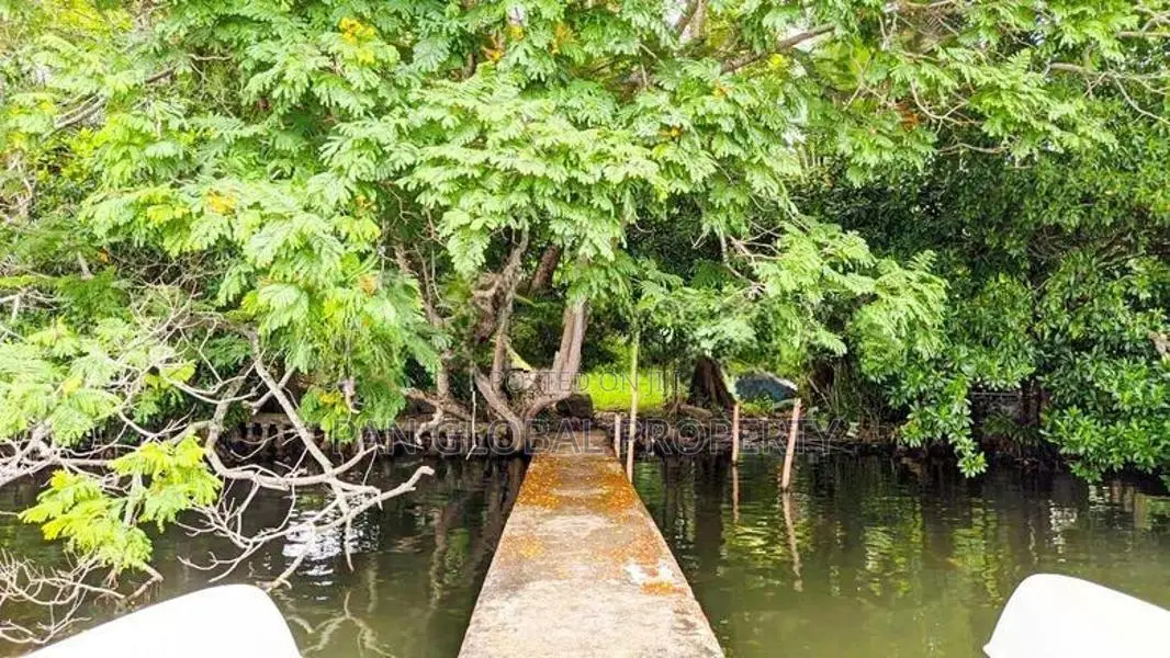 Waterfront Land in Bolgoda