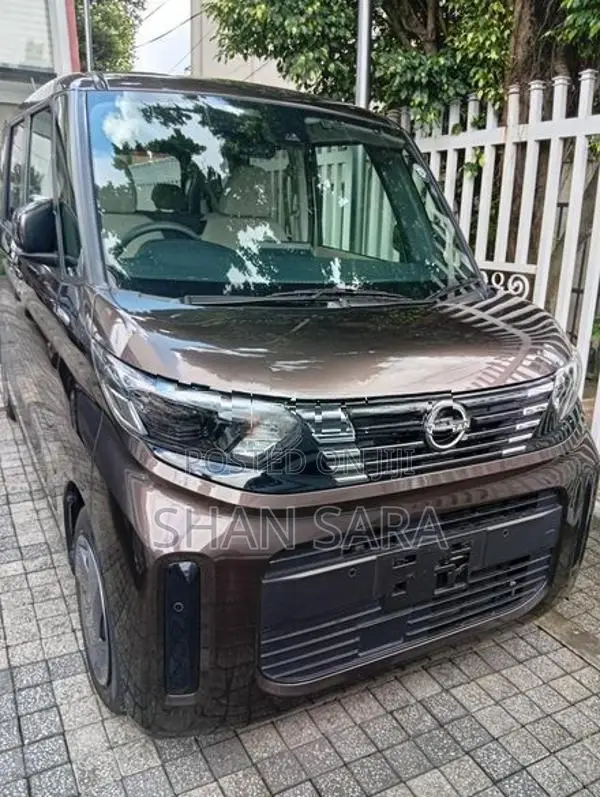 Nissan Roox x 2025