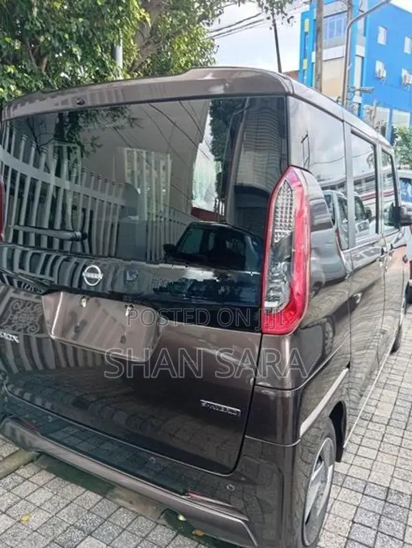 Nissan Roox x 2025