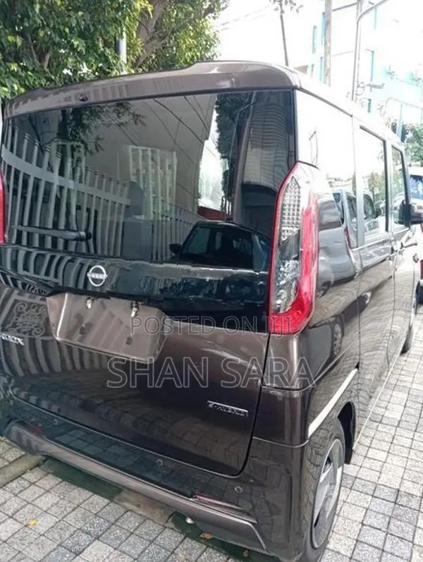 Nissan Roox x 2025