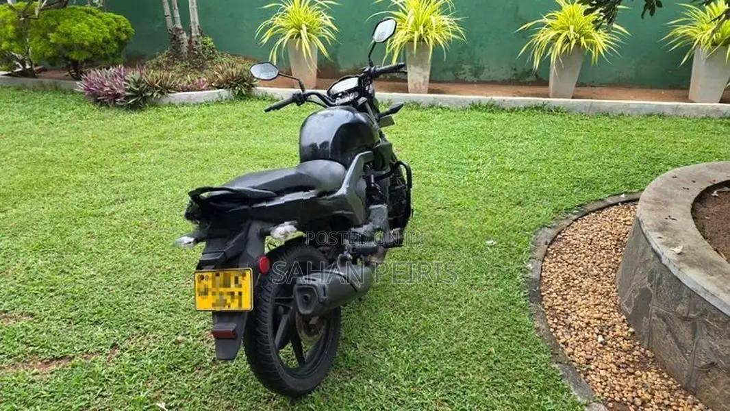 Honda CB Trigger 2014