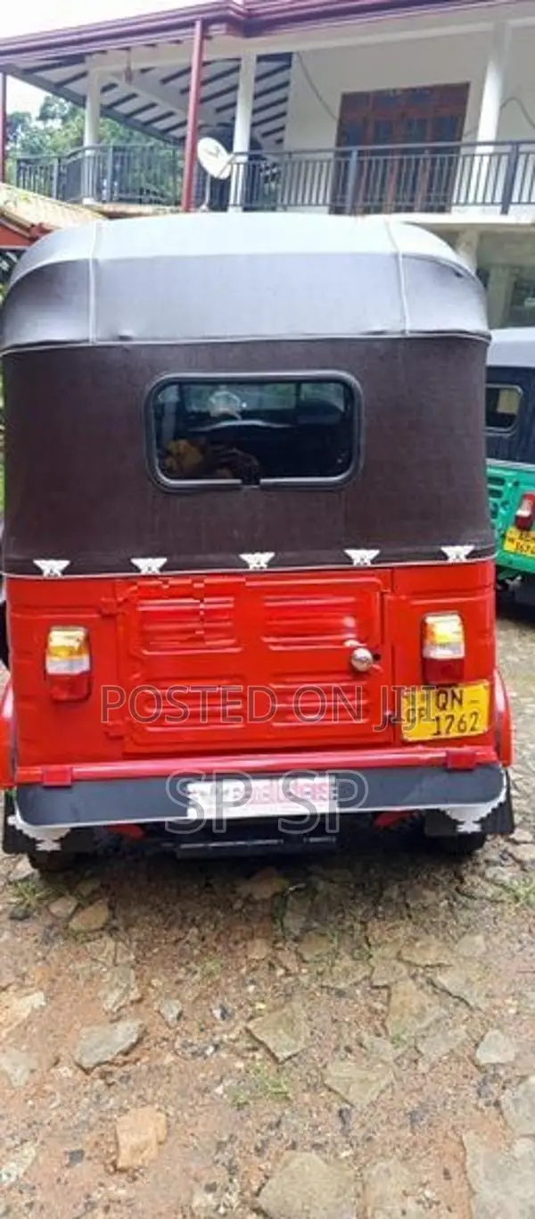 Bajaj RE 2008