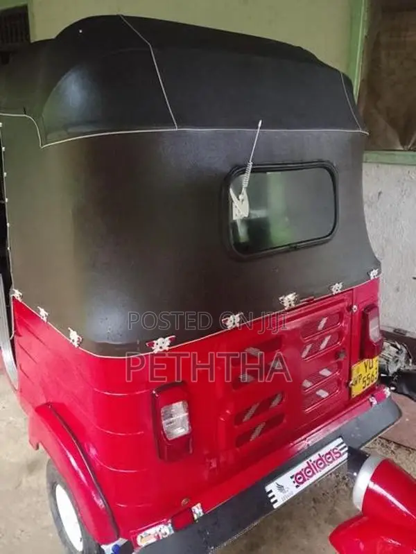 Bajaj RE 2012