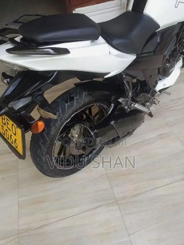 TVS Apache RTR 200 2016