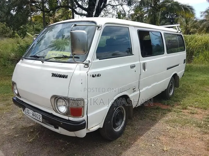 Toyota LH30 30-Xxxx 1982