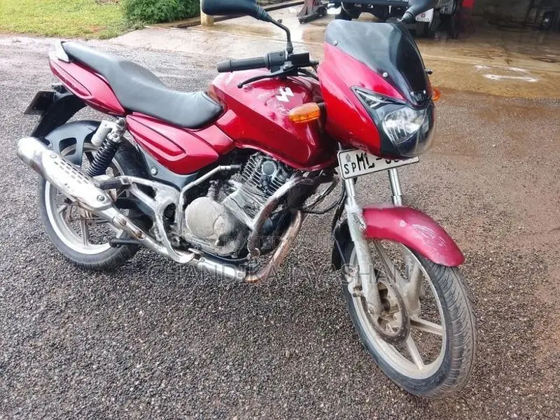 Bajaj Pulsar 150 2005