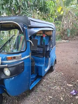 Bajaj RE 2015