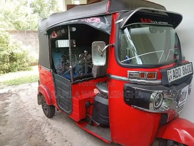 Bajaj RE 2015