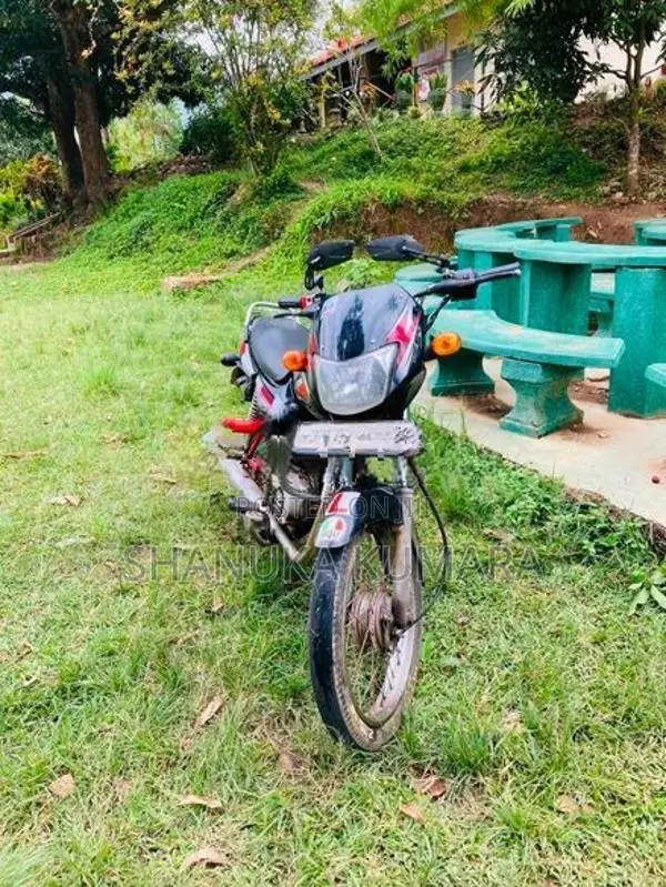 Bajaj CT100 2005