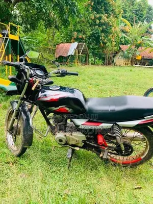 Bajaj CT100 2005