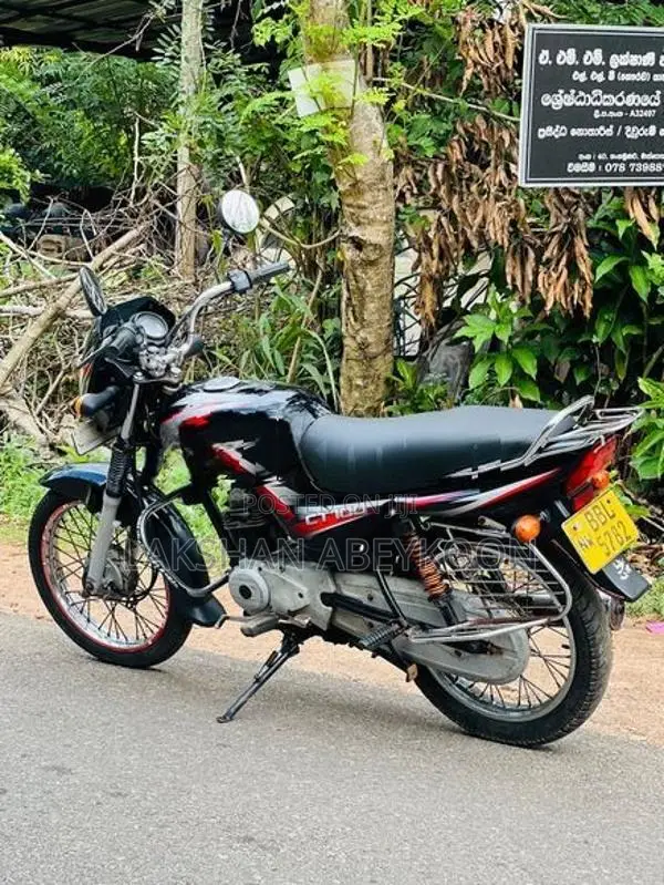 Bajaj CT100 2014