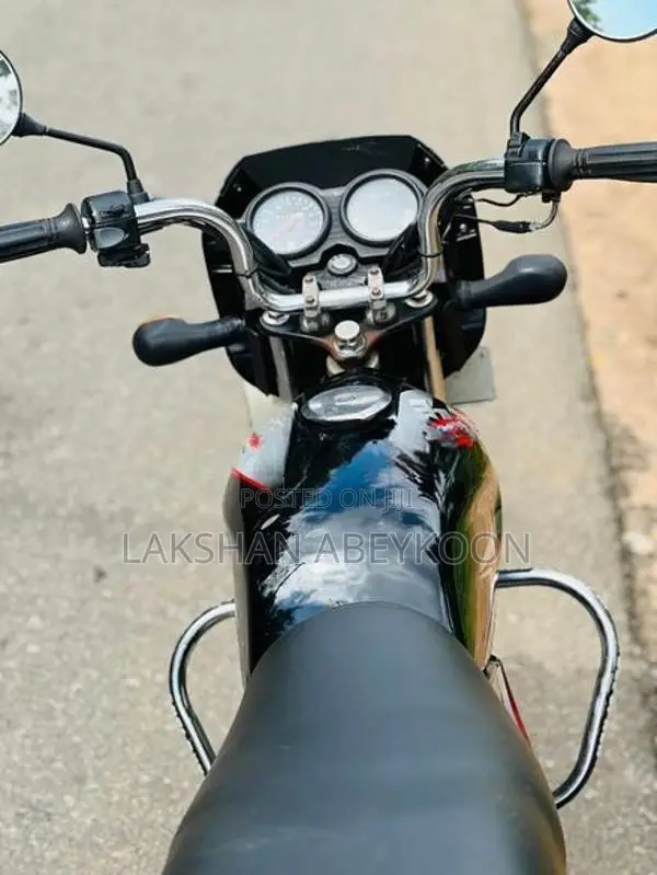 Bajaj CT100 2014