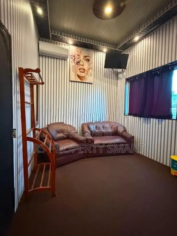 7 Bedroom Hotel for Rent - Colombo 5