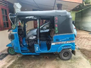 Bajaj RE 2015