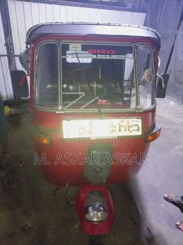 Bajaj RE 2001