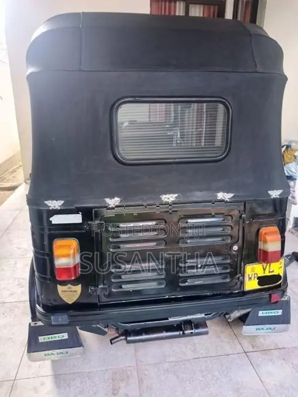 Bajaj RE 2011
