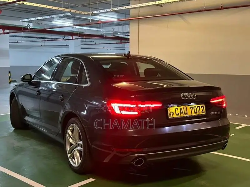 Audi A4 2.0L 40TFSI 2016
