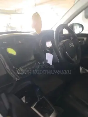 Toyota Axio 2013