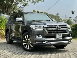 Toyota Land Cruiser Sahara V8 Diesal 2016