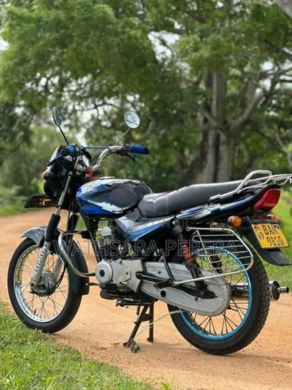 Bajaj CT100 2013