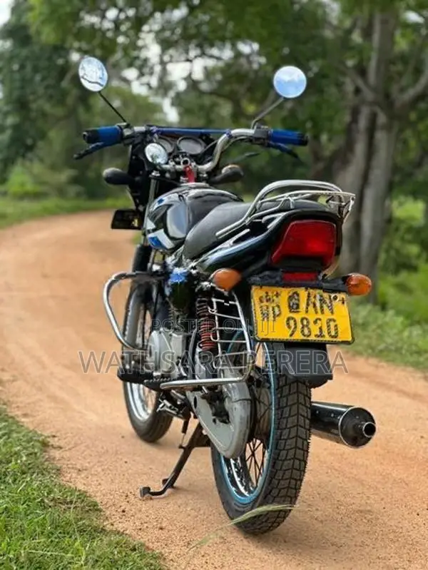 Bajaj CT100 2013