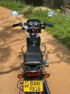 Bajaj CT100 2013