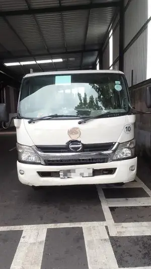 Hino WU720 R-HKFRL3 2015