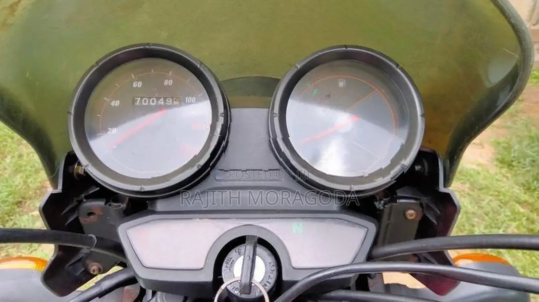 Bajaj Boxer 2011