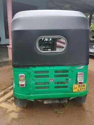 Bajaj RE 2016