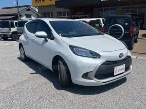 Toyota Aqua G Grade 2024