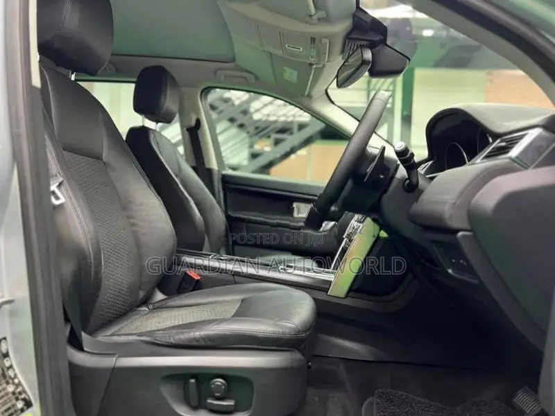 Land Rover Discovery Sport 2019