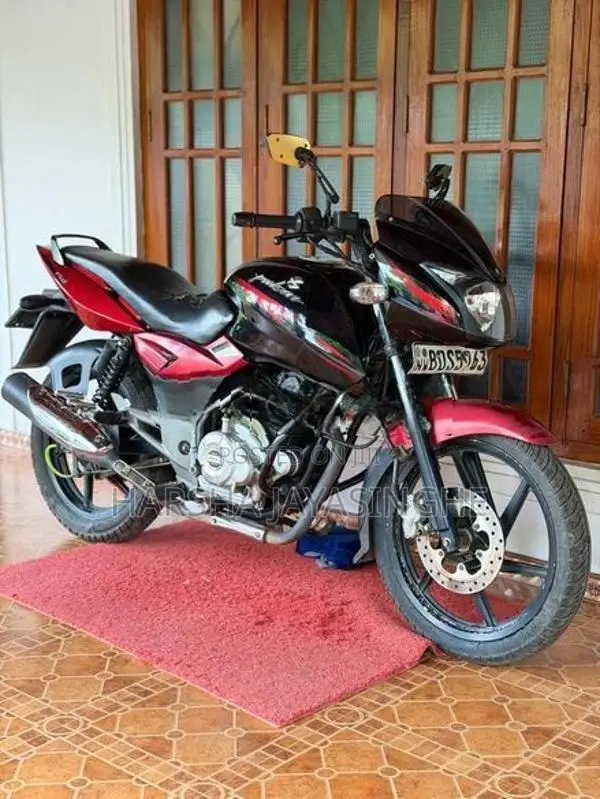 Bajaj Pulsar 150 Pulser 2016