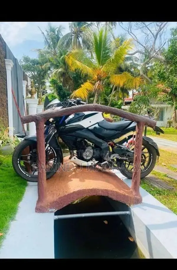 Bajaj Pulsar N160 2018